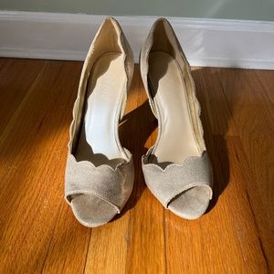 Davids bridal gold heels size 6.5